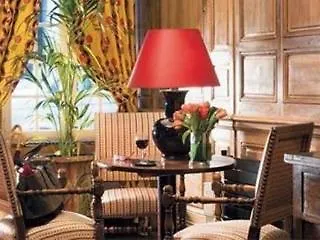 De Lutece - Notre-dame Hotel